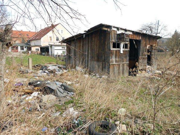 ruiny-stoja-strasza-moga-sie-zawalic-39555