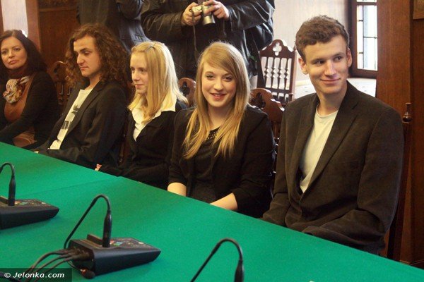 modzi-radni-wiedza-co-chca-robic-z-apetytem-na-zmiany-39600
