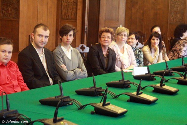 modzi-radni-wiedza-co-chca-robic-z-apetytem-na-zmiany-39600