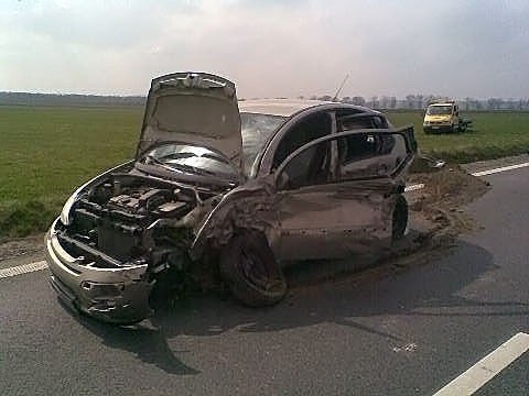 tragiczny-wypadek-za-miejscowoscia-osiek-zginey-jeleniogorzanki-39619