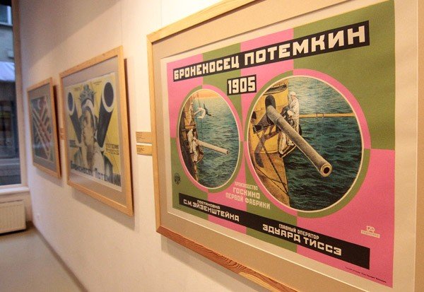 swiat-sie-smieje-lenin-w-1918-roku-i-inne-rosyjskie-plakaty-w-bwa-i-muzeum-karkonoskim-39641