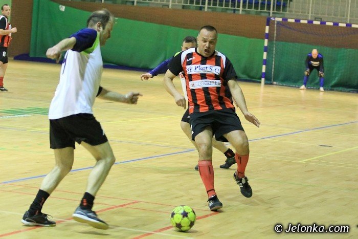 dolfamex-i-kempf-kowary-w-wielkim-finale-jeleniogorskiej-ligi-biznesu-foto-39658