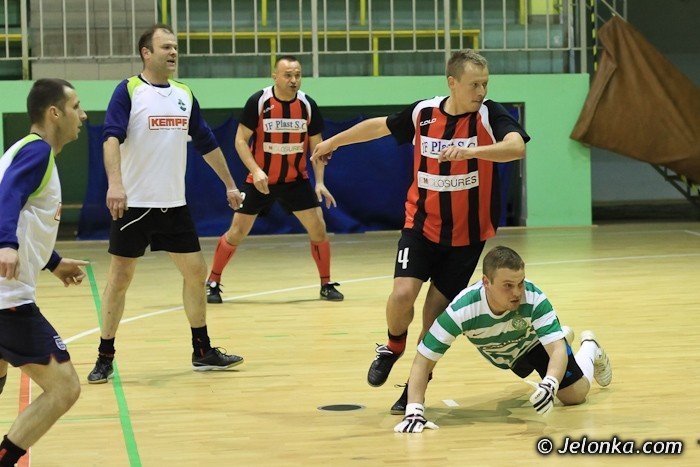 dolfamex-i-kempf-kowary-w-wielkim-finale-jeleniogorskiej-ligi-biznesu-foto-39658
