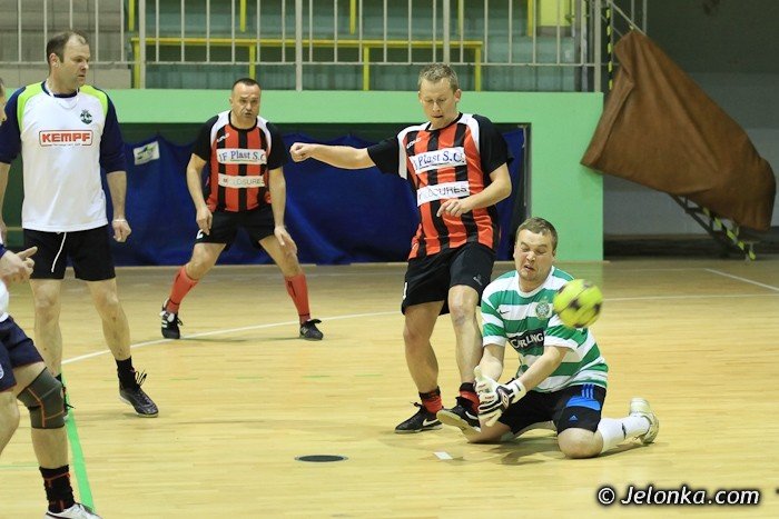 dolfamex-i-kempf-kowary-w-wielkim-finale-jeleniogorskiej-ligi-biznesu-foto-39658