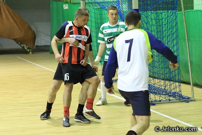 dolfamex-i-kempf-kowary-w-wielkim-finale-jeleniogorskiej-ligi-biznesu-foto-39658