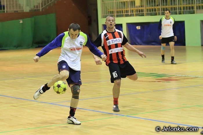 dolfamex-i-kempf-kowary-w-wielkim-finale-jeleniogorskiej-ligi-biznesu-foto-39658