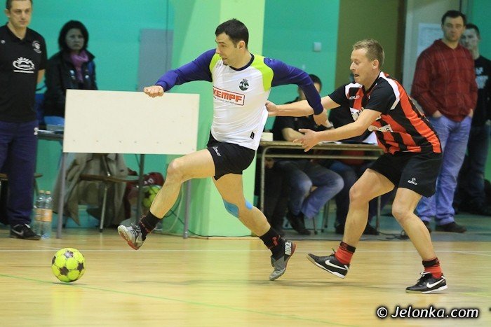 dolfamex-i-kempf-kowary-w-wielkim-finale-jeleniogorskiej-ligi-biznesu-foto-39658