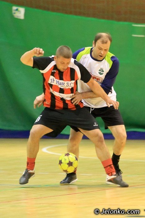 dolfamex-i-kempf-kowary-w-wielkim-finale-jeleniogorskiej-ligi-biznesu-foto-39658