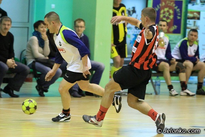 dolfamex-i-kempf-kowary-w-wielkim-finale-jeleniogorskiej-ligi-biznesu-foto-39658