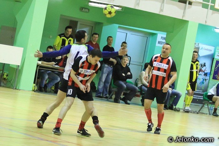 dolfamex-i-kempf-kowary-w-wielkim-finale-jeleniogorskiej-ligi-biznesu-foto-39658