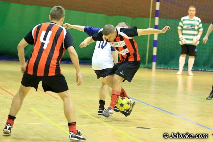 dolfamex-i-kempf-kowary-w-wielkim-finale-jeleniogorskiej-ligi-biznesu-foto-39658
