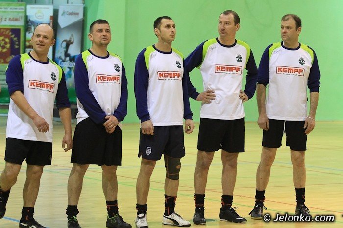 dolfamex-i-kempf-kowary-w-wielkim-finale-jeleniogorskiej-ligi-biznesu-foto-39658