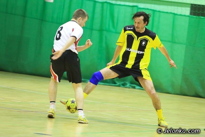dolfamex-i-kempf-kowary-w-wielkim-finale-jeleniogorskiej-ligi-biznesu-foto-39658