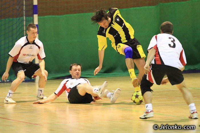 dolfamex-i-kempf-kowary-w-wielkim-finale-jeleniogorskiej-ligi-biznesu-foto-39658