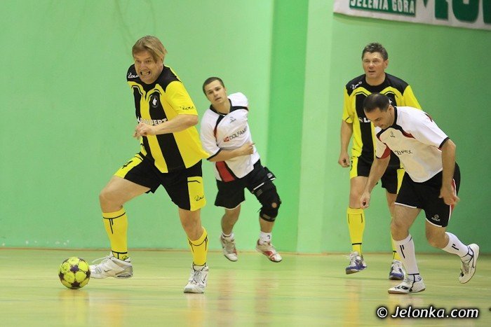 dolfamex-i-kempf-kowary-w-wielkim-finale-jeleniogorskiej-ligi-biznesu-foto-39658