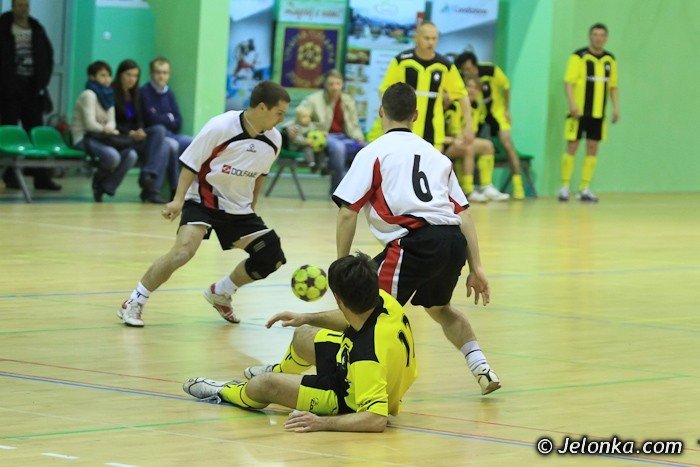 dolfamex-i-kempf-kowary-w-wielkim-finale-jeleniogorskiej-ligi-biznesu-foto-39658