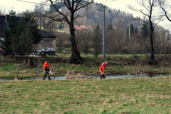 ratowali-rzeke-bobr-w-janowicach-wielkich-39659