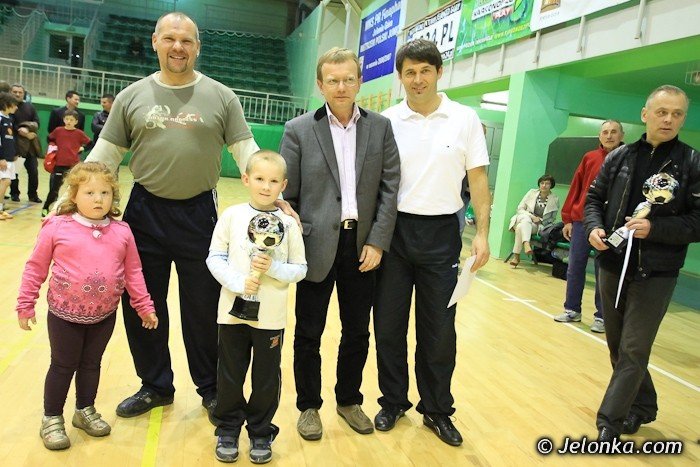 dolfamex-mistrzem-jeleniogorskiej-ligi-biznesu-2012-foto-39727