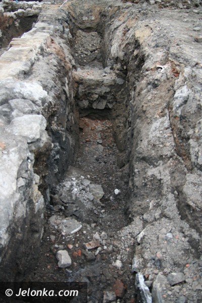 ciekawe-znaleziska-w-murach-na-podwalu-39800