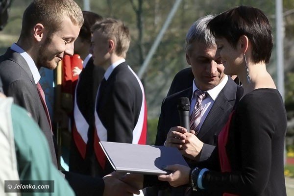 maturzysci-pozegnani-dziekujemy-wam-za-wspolnie-spedzone-lata-39847