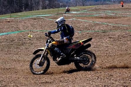 motocrossy-i-quady-pod-lupa-policji-39854