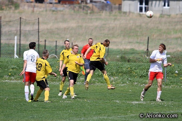 rezerwy-lotnika-szczesliwie-ale-zwyciesko-foto-39860