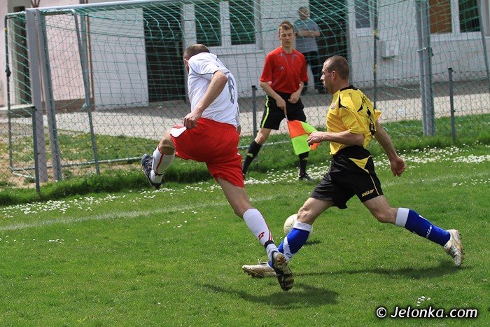 rezerwy-lotnika-szczesliwie-ale-zwyciesko-foto-39860
