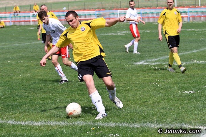 rezerwy-lotnika-szczesliwie-ale-zwyciesko-foto-39860