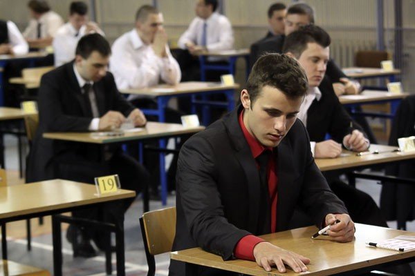 matura-2012-rozpoczeta-egzamin-z-polskiego-nie-by-najgorszy-39932