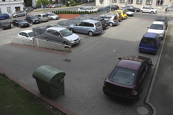przez-parking-pod-oknami-zycie-zmienio-sie-w-pieko-40070