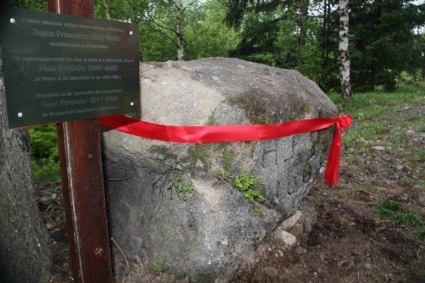 najstarszy-pomnik-gor-izerskich-wreszcie-na-miejscu-40115