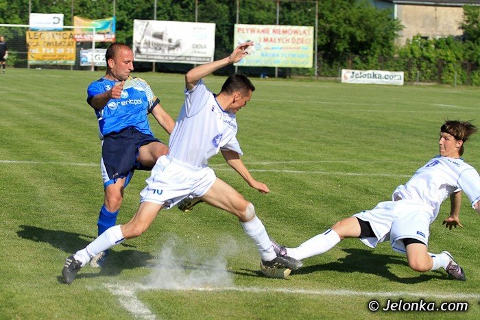 szujewski-eliminuje-lotnika-z-walki-o-awans-foto-40203