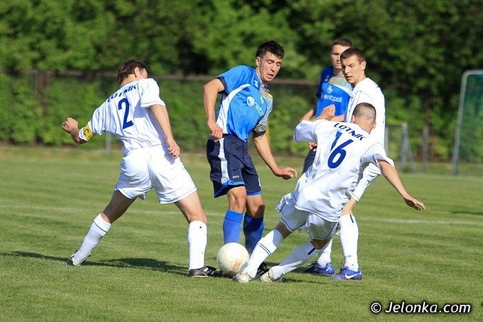 szujewski-eliminuje-lotnika-z-walki-o-awans-foto-40203