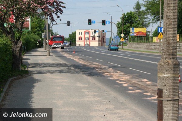 plama-oleju-na-wolnosci-utrudnienia-w-ruchu-40246