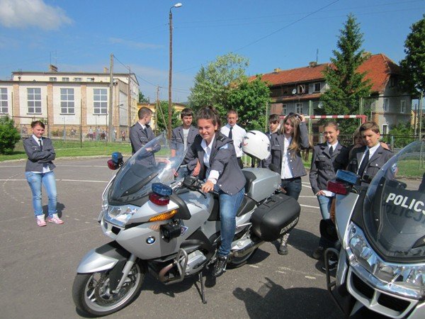 uczniowie-klas-policyjnych-chwala-zajecia-40293