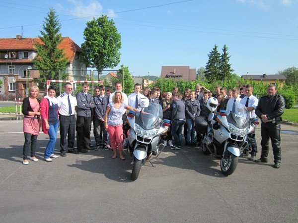 uczniowie-klas-policyjnych-chwala-zajecia-40293