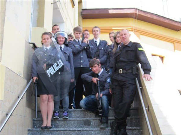 uczniowie-klas-policyjnych-chwala-zajecia-40293