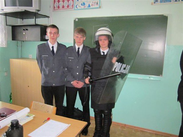 uczniowie-klas-policyjnych-chwala-zajecia-40293