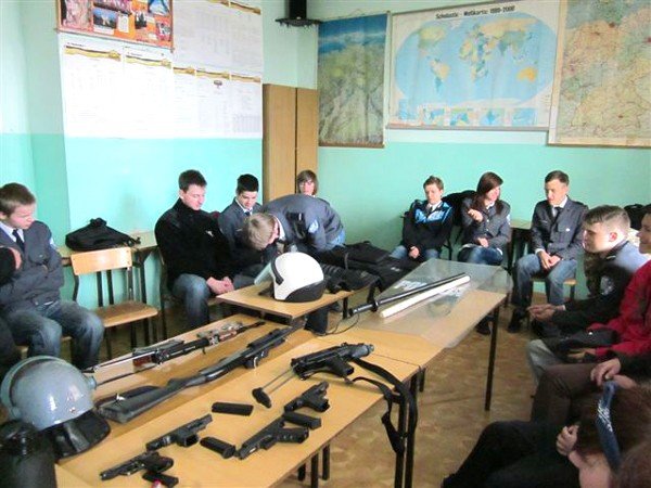 uczniowie-klas-policyjnych-chwala-zajecia-40293