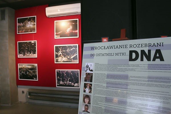 wrocawianie-rozebrani-do-ostatniej-nitki-w-kwadracie-40333