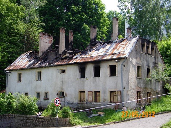 podpalenie-budynku-w-szklarskiej-porebie-40338