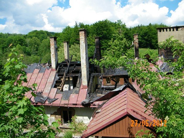 podpalenie-budynku-w-szklarskiej-porebie-40338