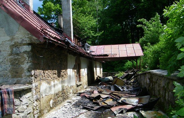 podpalenie-budynku-w-szklarskiej-porebie-40338