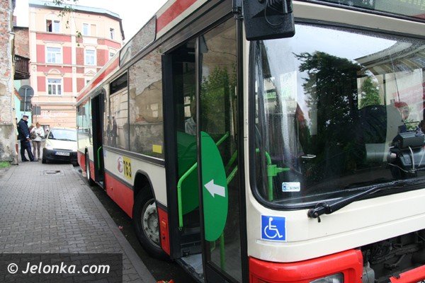 zderzenie-osobowki-z-autobusem-mzk-40418