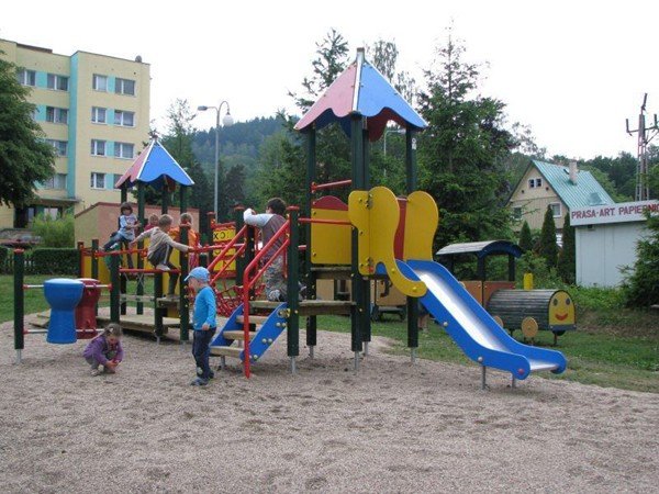 nowy-plac-zabaw-pod-sniezka-40563