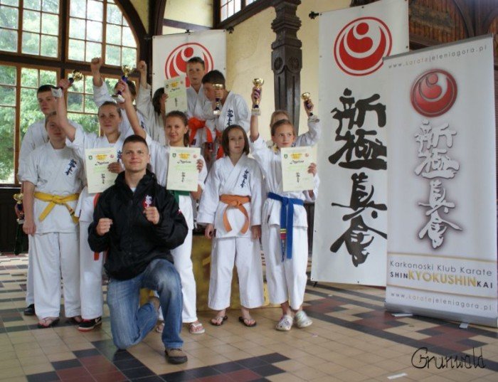 pasmo-zwyciestw-karkonoskiego-klubu-karate-40574