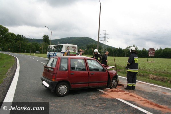 kierowca-tico-uderzy-w-autobus-z-dziecmi-foto-40619