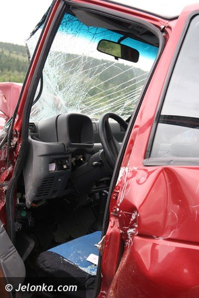 kierowca-tico-uderzy-w-autobus-z-dziecmi-foto-40619