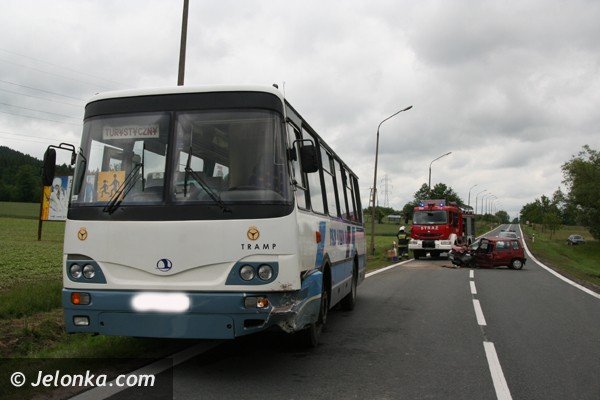 kierowca-tico-uderzy-w-autobus-z-dziecmi-foto-40619