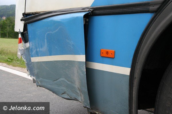 kierowca-tico-uderzy-w-autobus-z-dziecmi-foto-40619